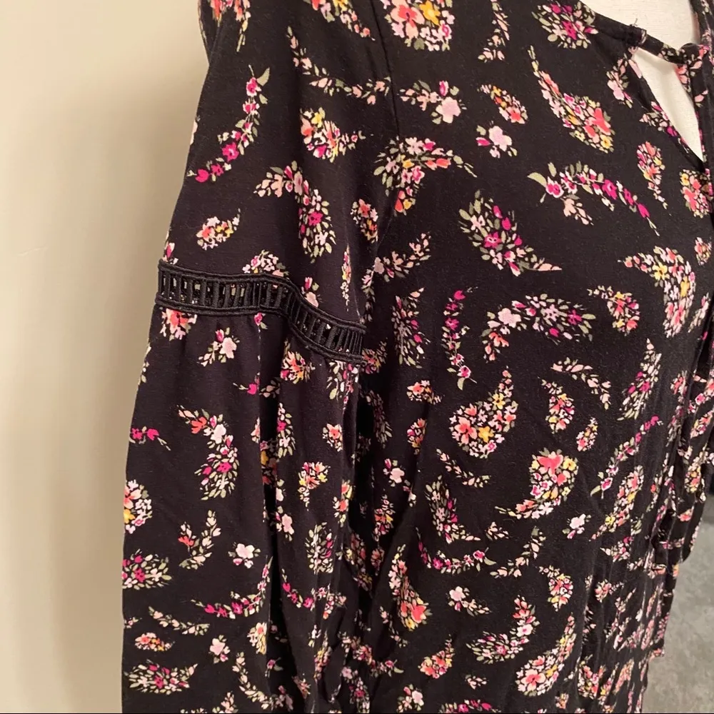 Old Navy || Black paisley floral print boho top - Image 4