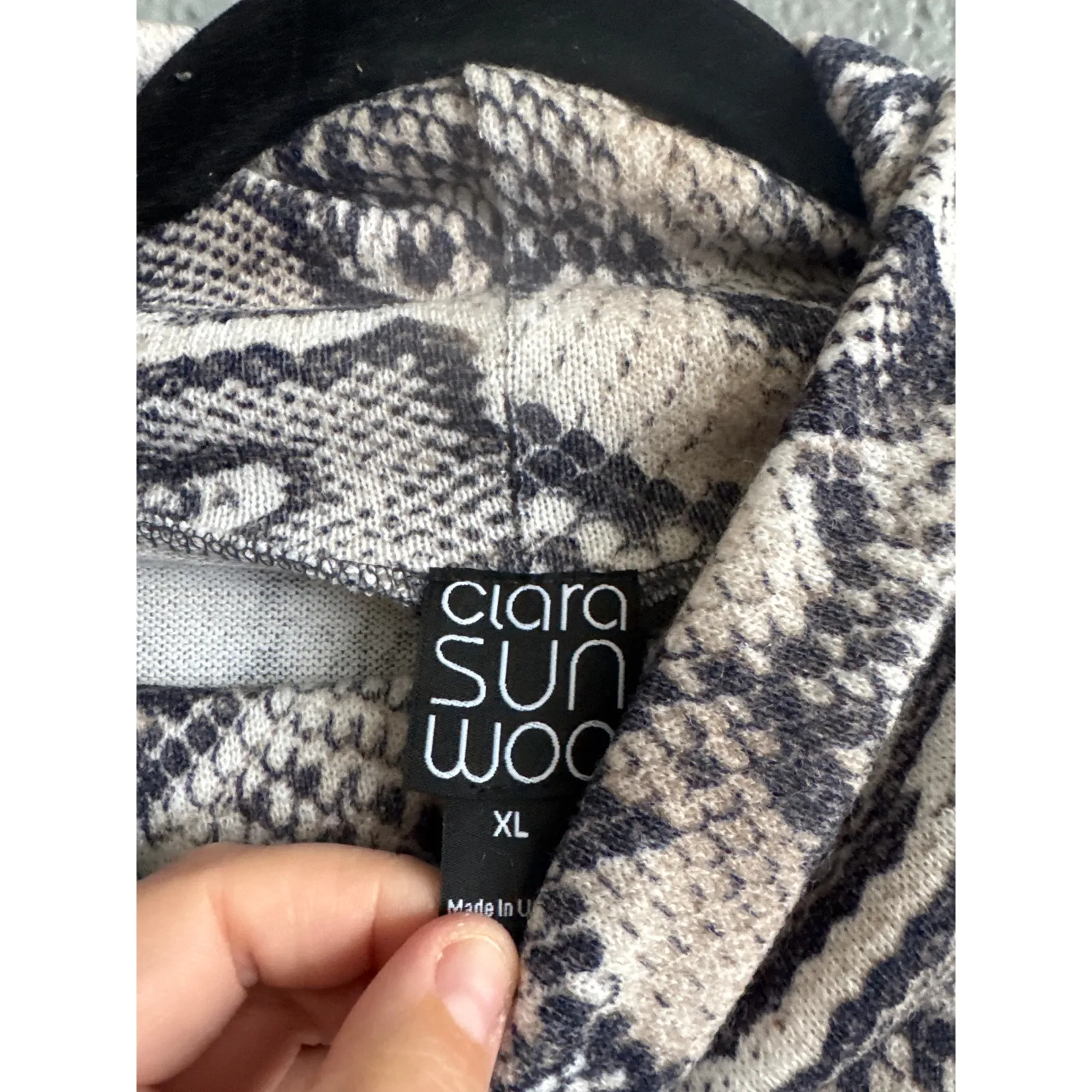 Women's Clara Sun Woo Cozy Texture Tipped Hem Sweater Top Python Scale size XL Gray - Image 3