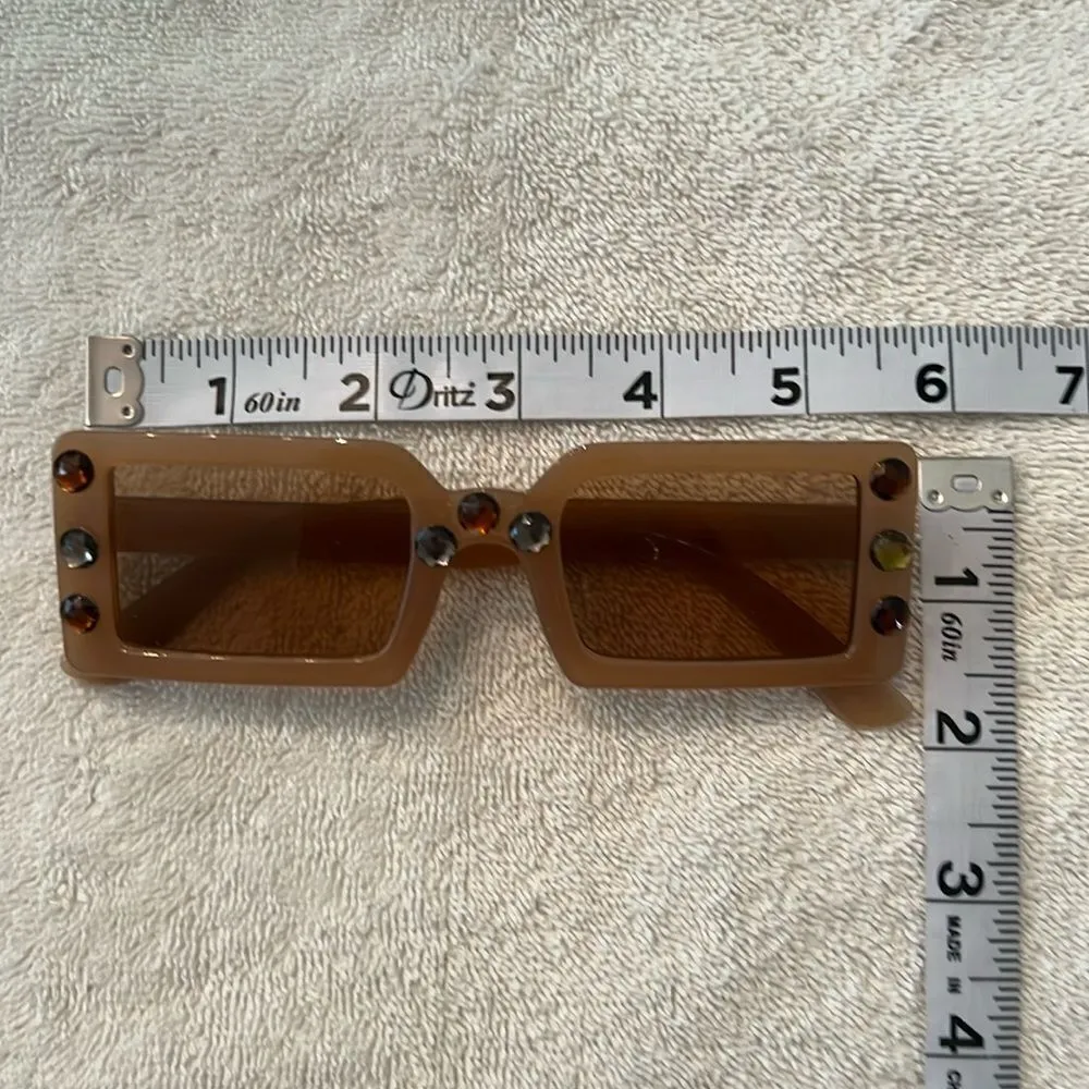 NWOT tan squarish sunnies with embellishments - Image 3
