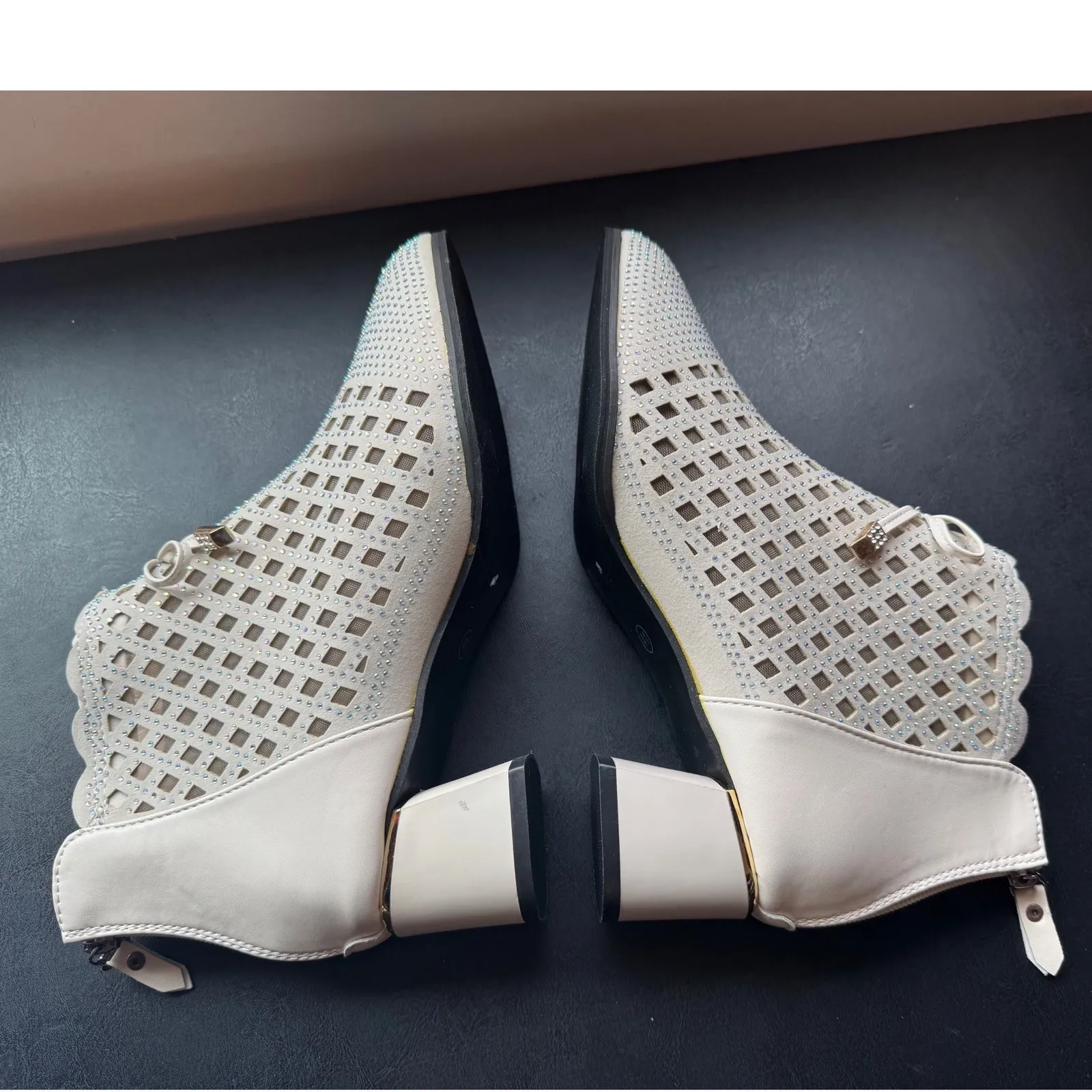 Womens sz 10 White Almond Toe Low Heel Cutout Rhinestone Zipper Boot Wedding - Image 12