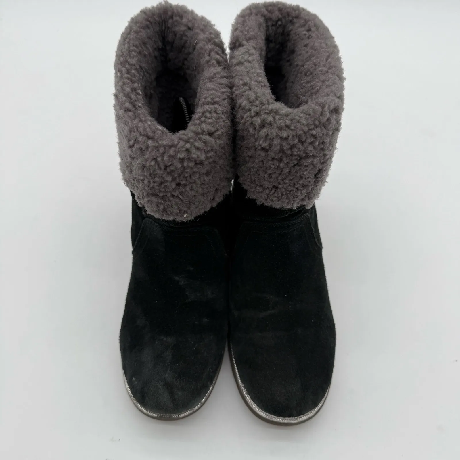 UGG Australia Callie Sheepskin Cozy Casual Black Gray Bootie Cozy size 5 - Image 6