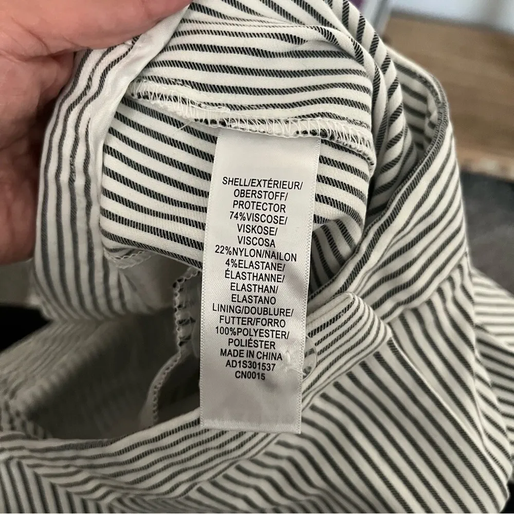 Adrianna Papell‎ Women's 10 Straight Leg Pinstripe Dark Grey/White Work Pants - Image 13