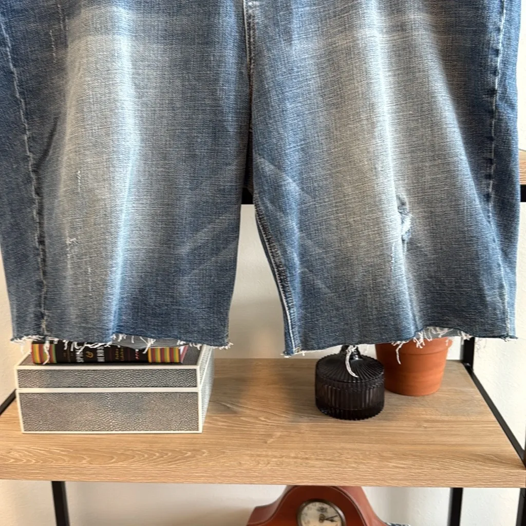 NWT Kut High Rise Bermuda Raw Hem Denim Jean Shorts, 20W - Image 3