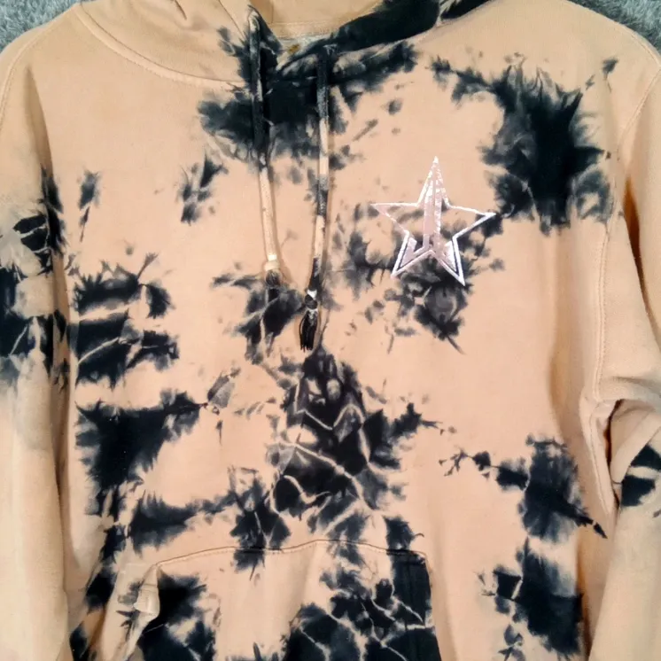 Jeffree Star Christmas Cookie Tye Die Womens Hoodie Size Medium - Image 2