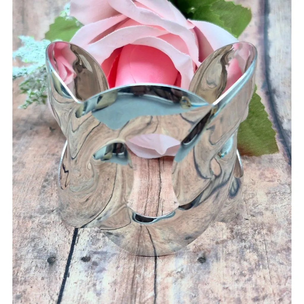 Set of 2 Statement Metal Cuff Bracelets 1 Silver Tone & 1 Gold Tone Link Look - Image 3