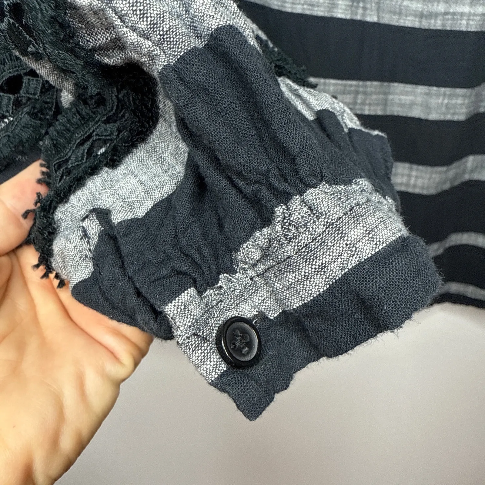 Who What Wear Black Gray Striped V-Neck Long Sleeve Crochet Top Medium Boho‎ - Image 3