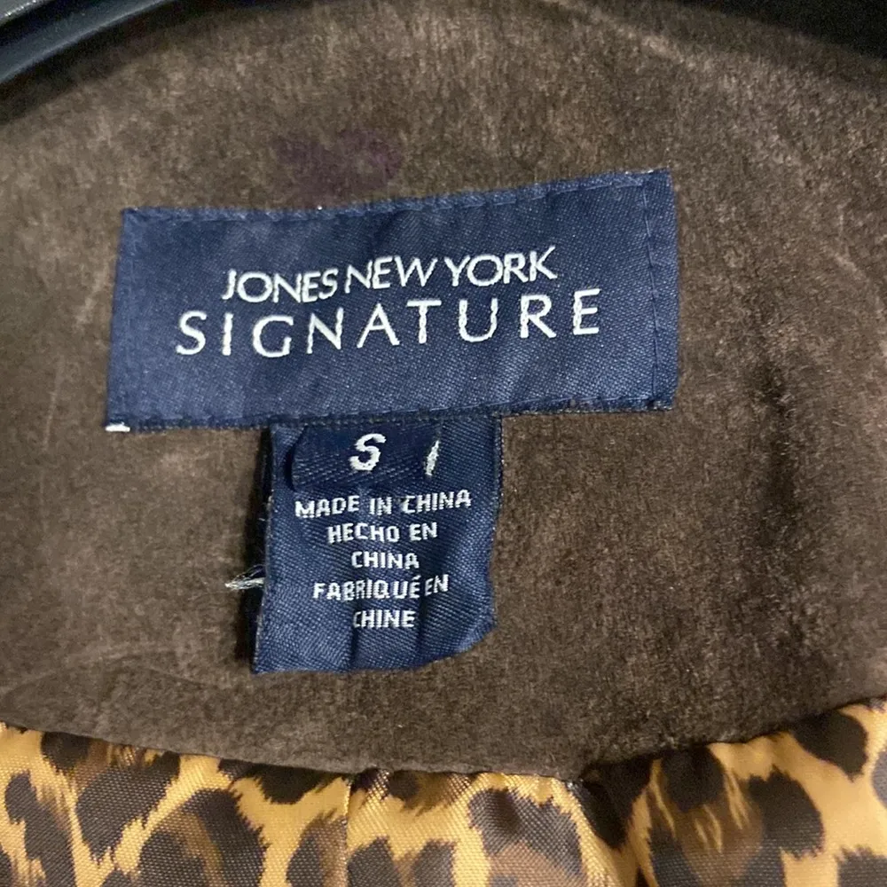 Jones New York Signature 100% genuine leather women’s jacket size S - Image 9
