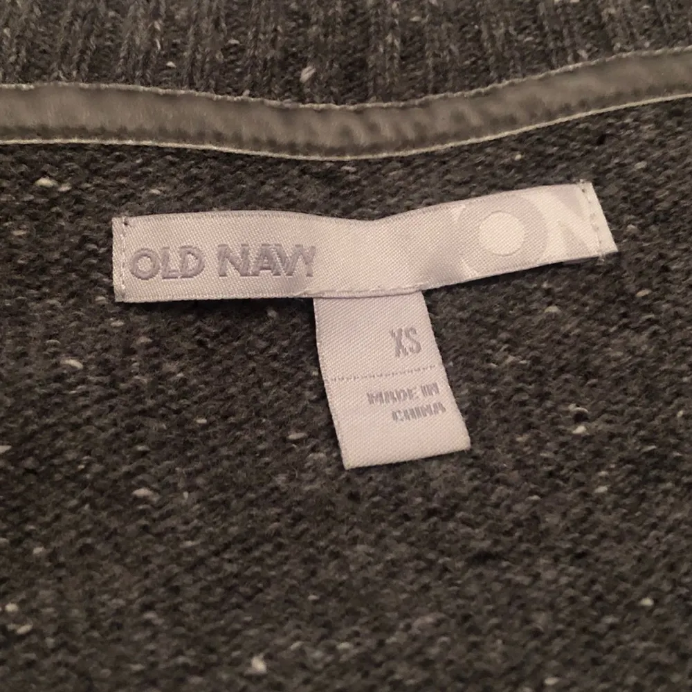 🆕 Old Navy soft wool v neck gray sweater - Image 3