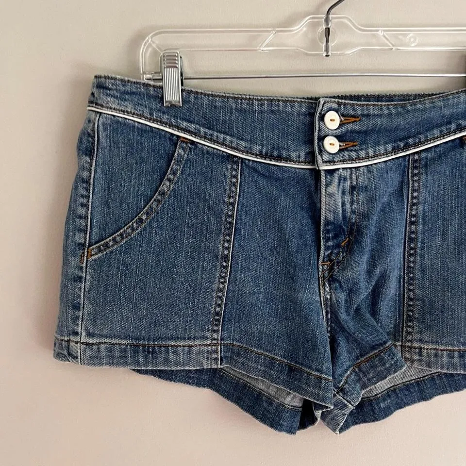 Y2K LEVIS WHITE TRIM LOW SLOUCH DENIM MINI‎ MICRO SHORTS - Image 5