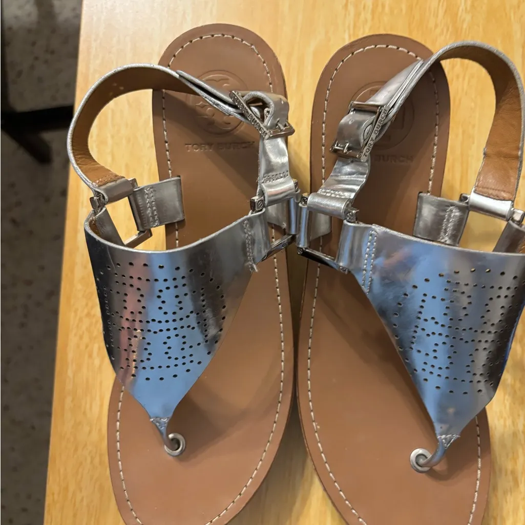 Tory Burch silver leather wedge sandals 7.5 - Image 5