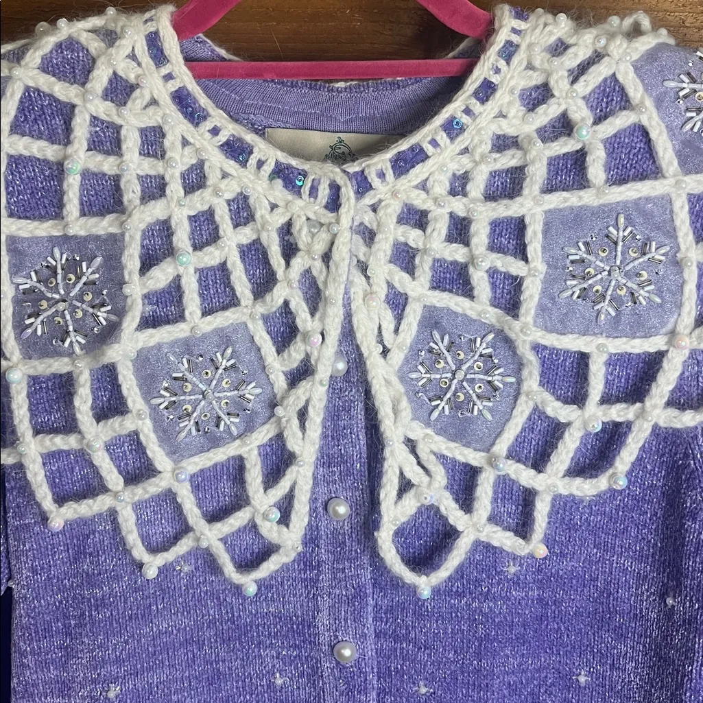 Vintage Holiday Crochet Knit Sweater Philip Jane Gordon Collar Pearl Snowflake Purple Size M - Image 2