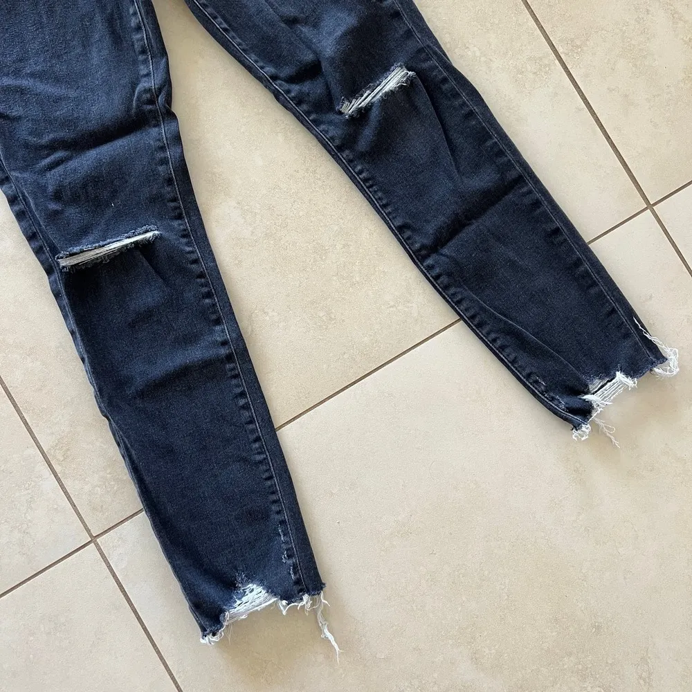 J Brand ALANA Ashes Destruct (Black Distressed) High Waisted Jeans Size 27 - Image 3