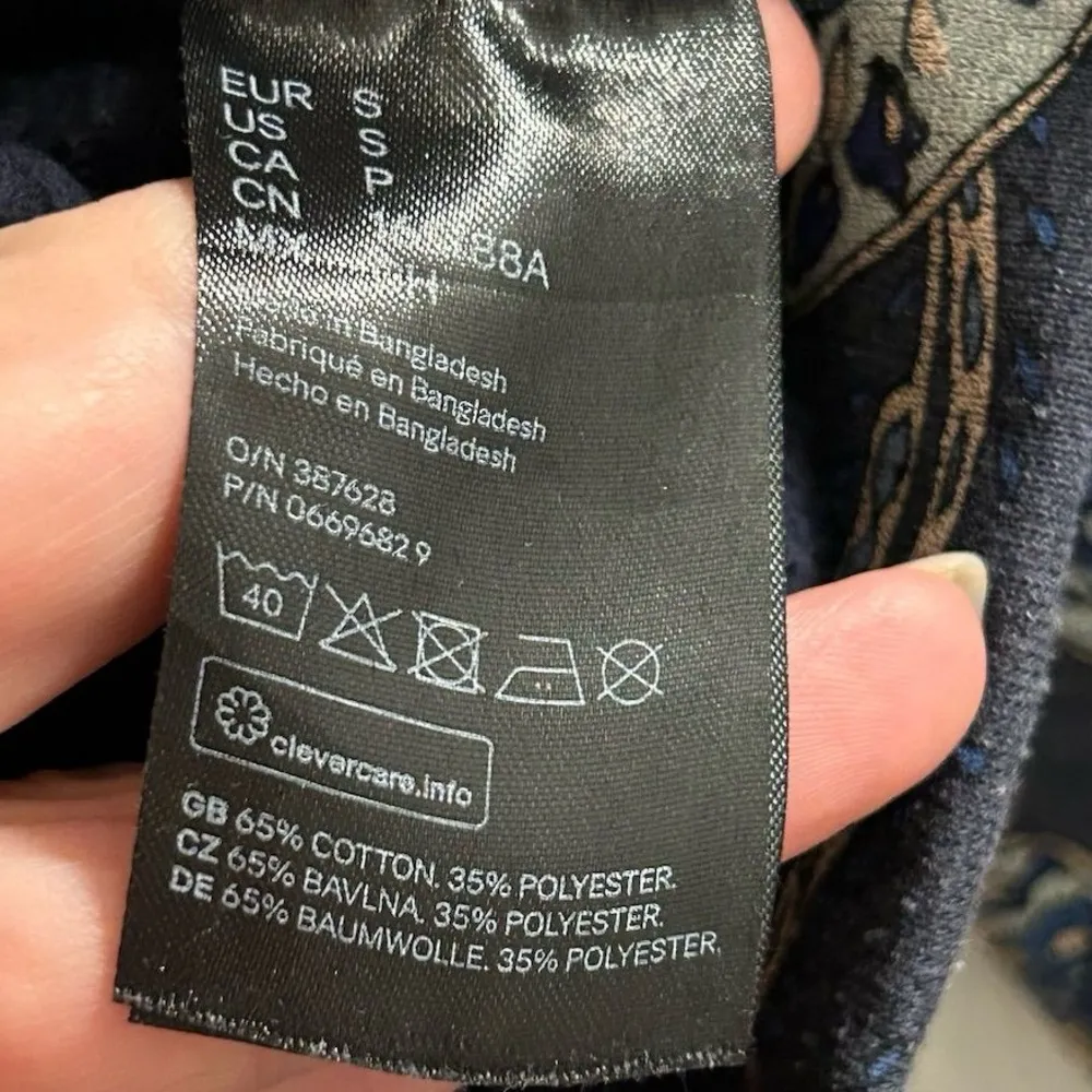 H&M Women's Paisley Pattern Sweatshirt Blue Size S - Image 5