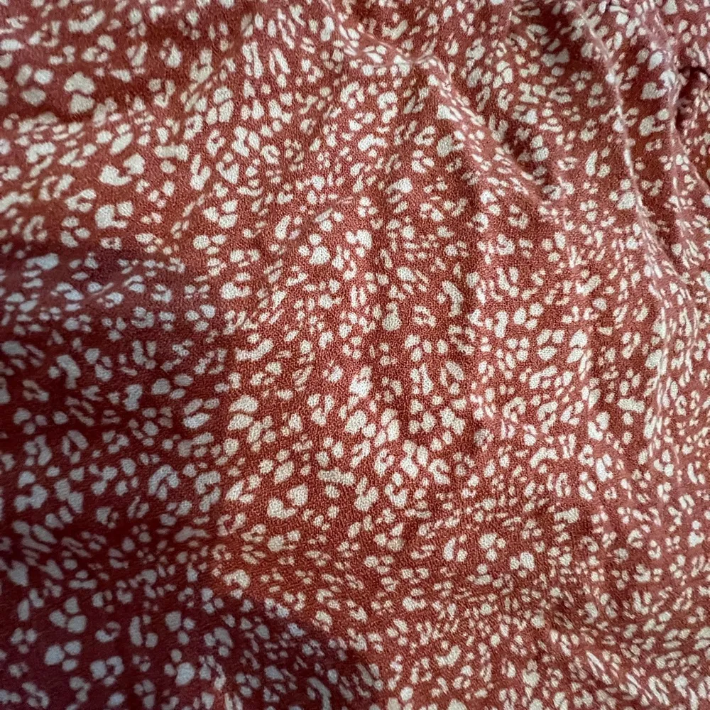 Cute tank with open back - Image 3