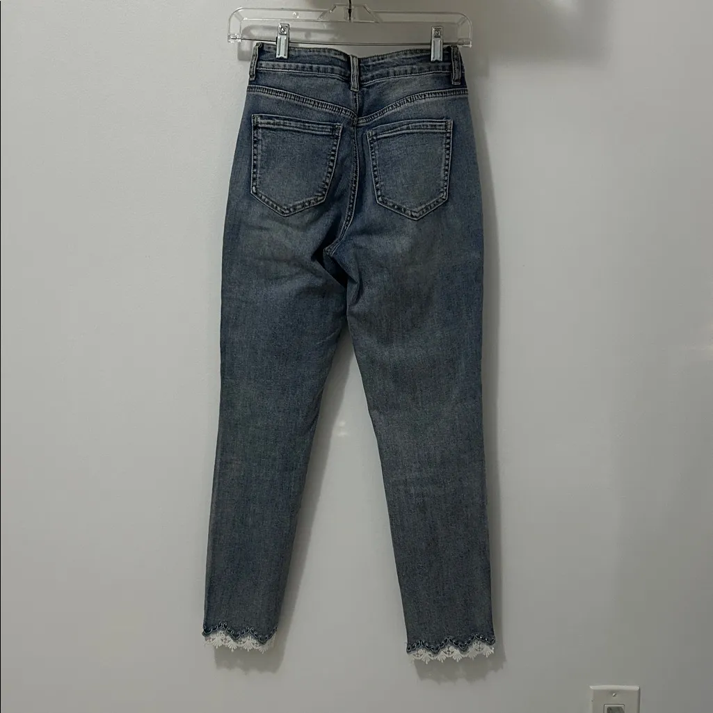 Frank Lyman Design Rhinestone Lace Embroidered Hem Crop Jeans Size XS - Image 5