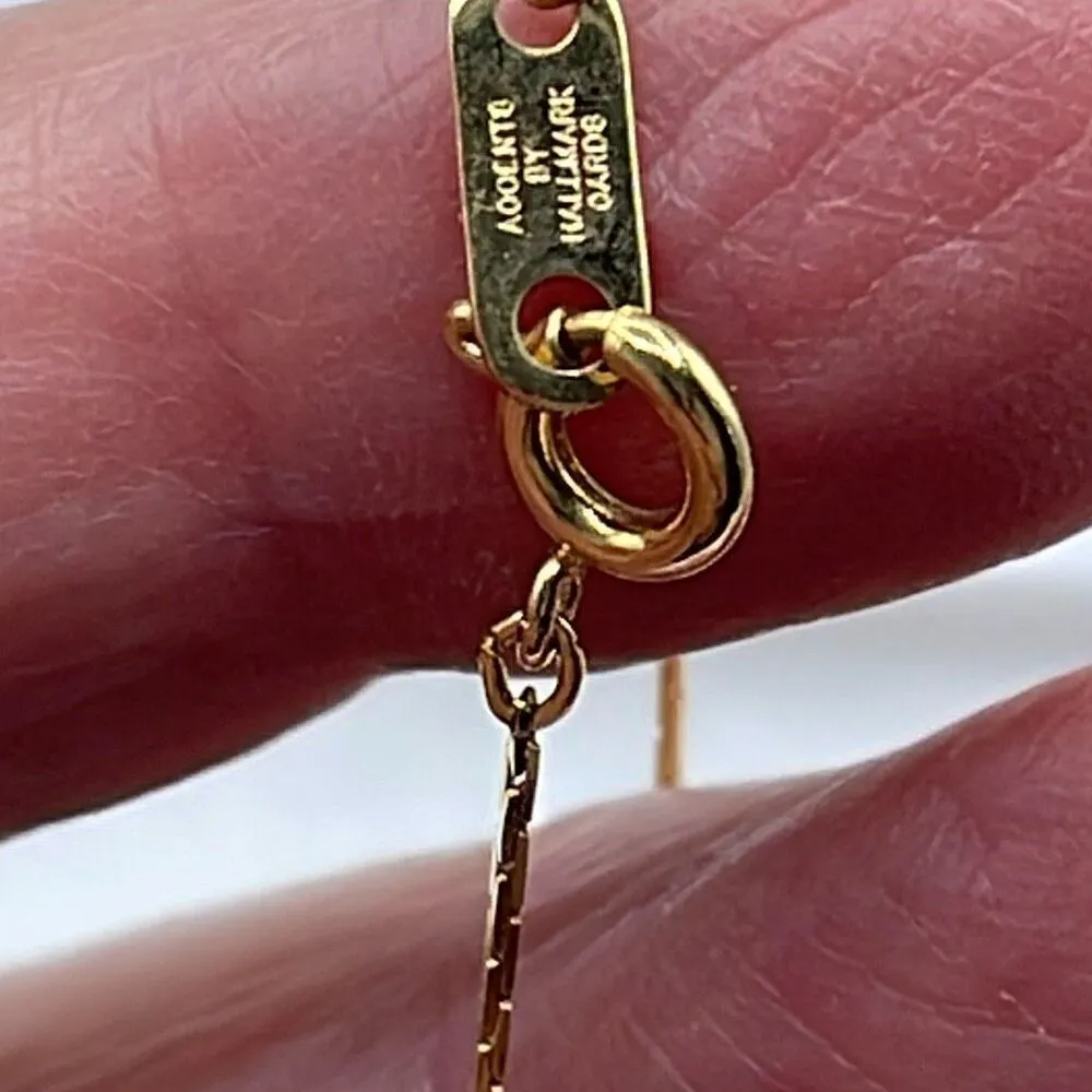 NWT Vintage Accents by Hallmark delicate gold tone faux pearl bracelet. - Image 4