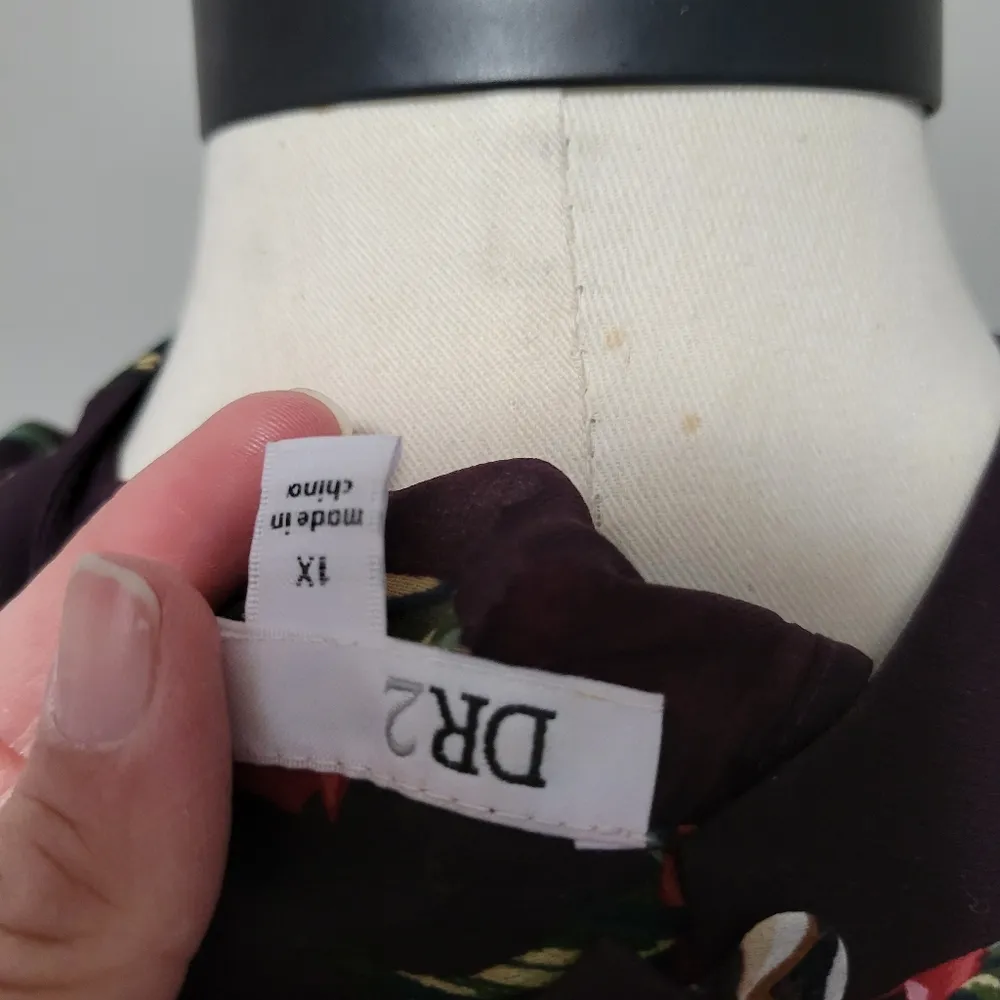 DR2 plum floral high neck neck blouse size 1x - Image 6