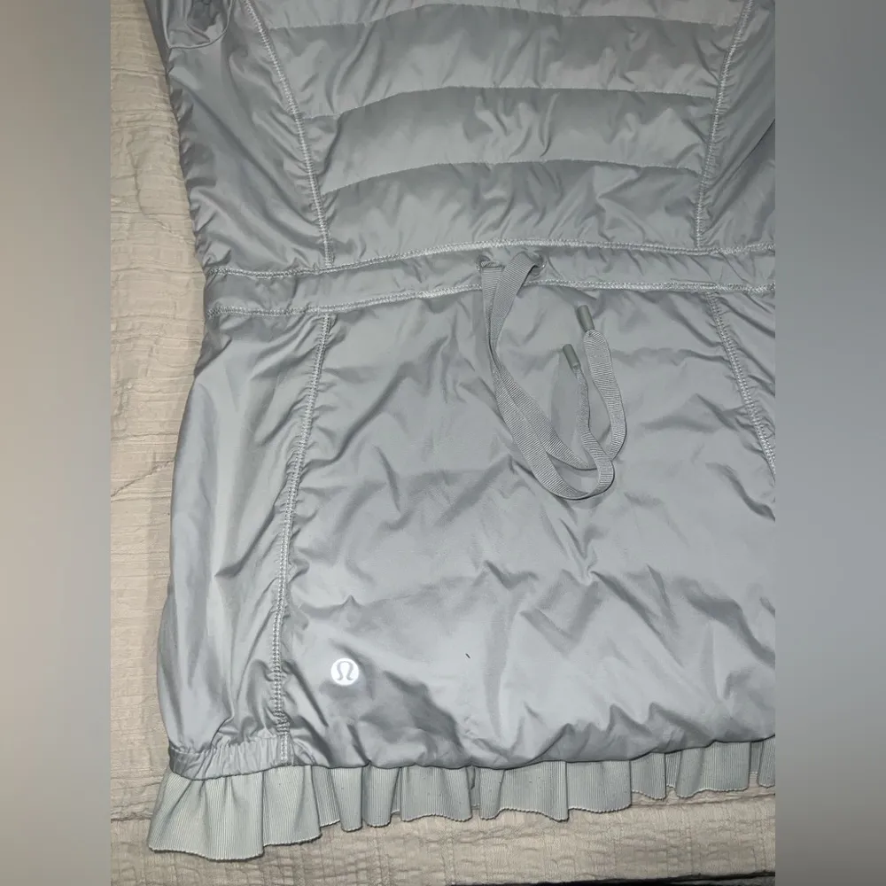 Lululemon Spring Fling Puffy Windbreaker Sz 4 Down Silver Spoon - 71206‎ - Image 5