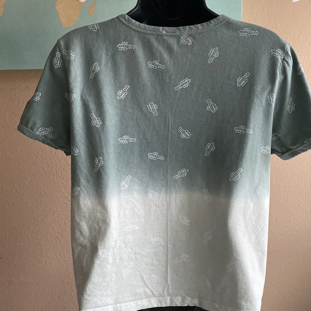 Medium cactus print short sleeve tee shirt sage and mint green ombré tie dye - Image 4