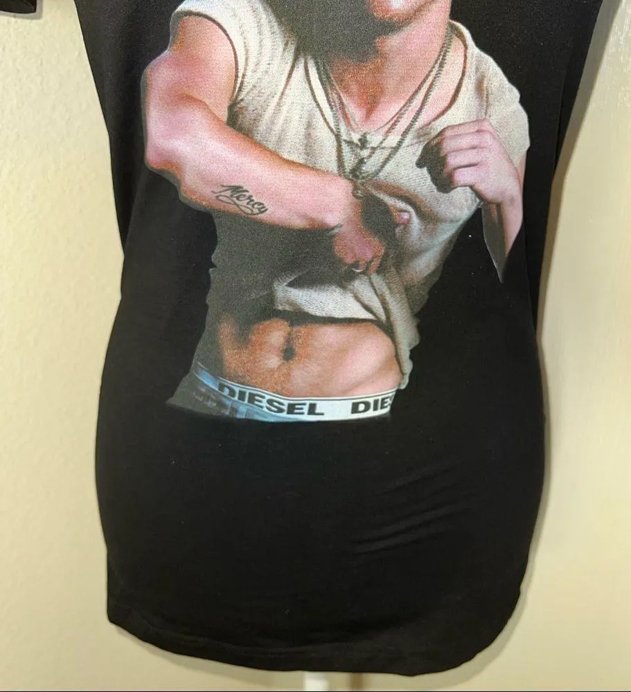 Nick Jonas Abs T - Image 4