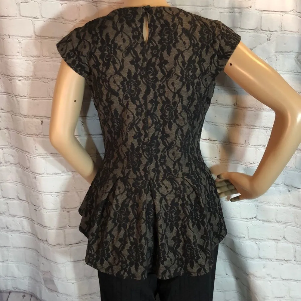 Big Strike Floral Applique Cap Sleeve Peplum Top M Size undefined - Image 6