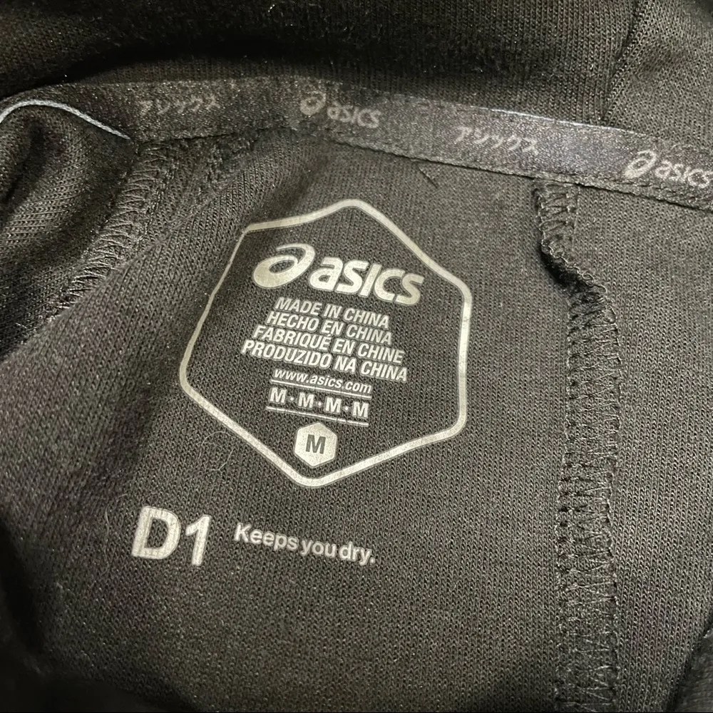 Asics Black Cropped Hoodie with Open Slit Shoulder Insert Detail Size Medium - Image 3