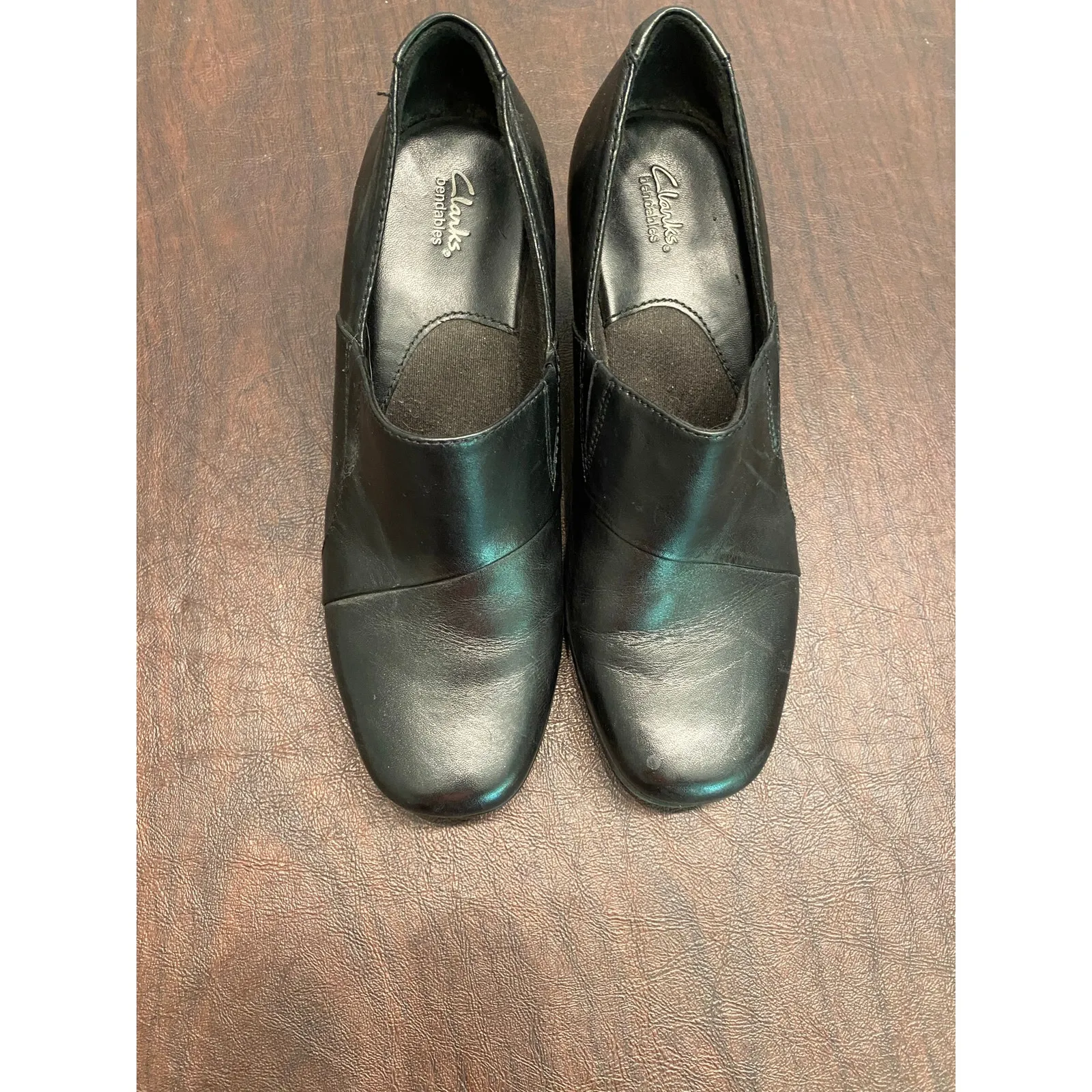 Clarks Bendables Black Leather 2 Inch‎ Heeled Loafer Size 7.5M Classic Comfort - Image 4