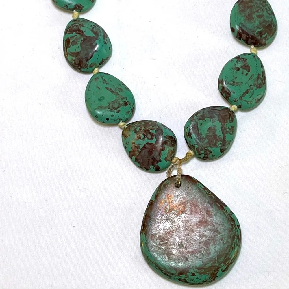 Faux Turquoise Southwestern Lightweight Chunky Pendant Necklace Green - Image 9