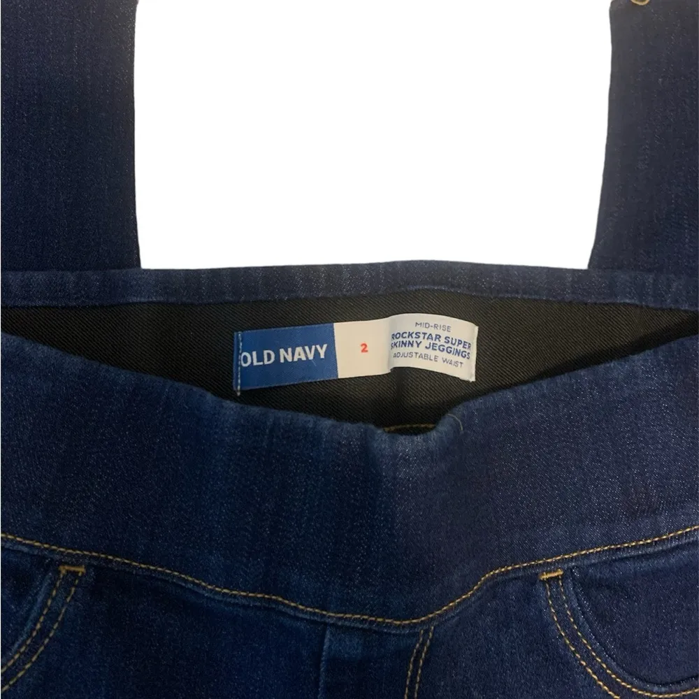 Ladies Old Navy Rock Star Super Skinny Jegging Size 2 mid rise - Image 3