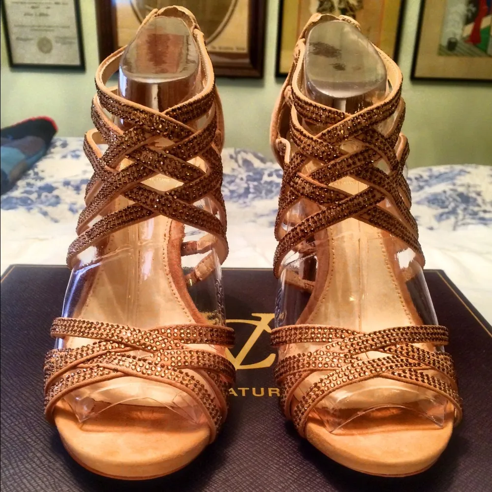 VInce Camuto Signature Brigitte Tan Suede Size 6M - Image 2