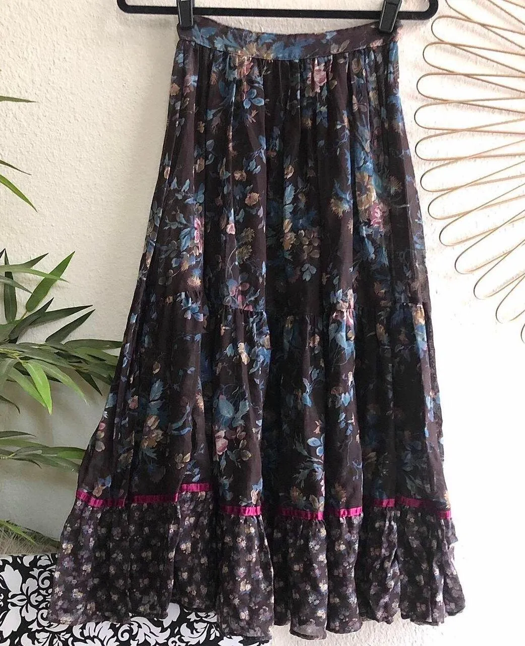 Beautiful tiered vintage Gunne Sax chocolate brown floral ethereal boho. - Image 2