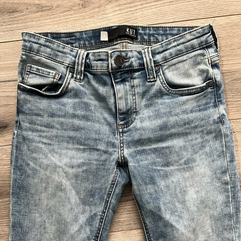 Kut from the Kloth Mia Toothpick Skinny Jeans | Mineral Acid Light Wash | 2 - Image 3