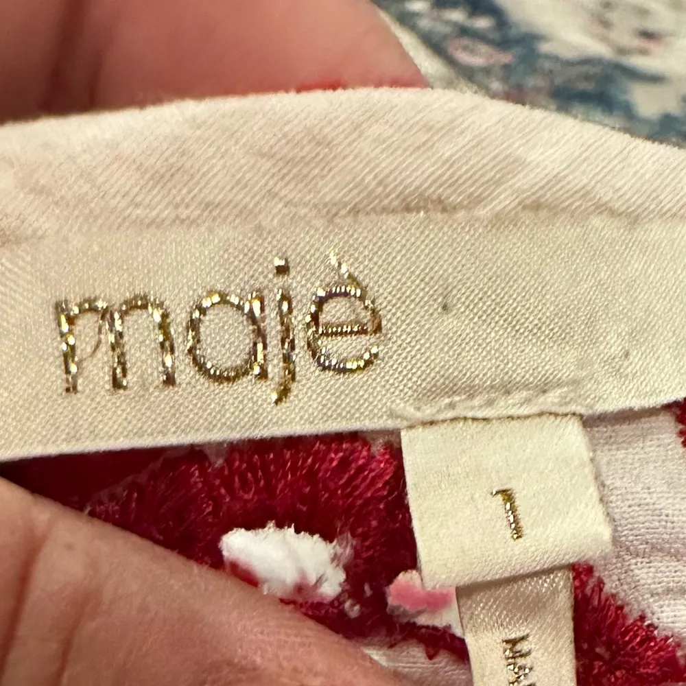 MAJE RED WHITE EMBROIDERED VNECK PULLOVER SHORT ELBOW LENGTH SLEEVES TOP S - Image 7