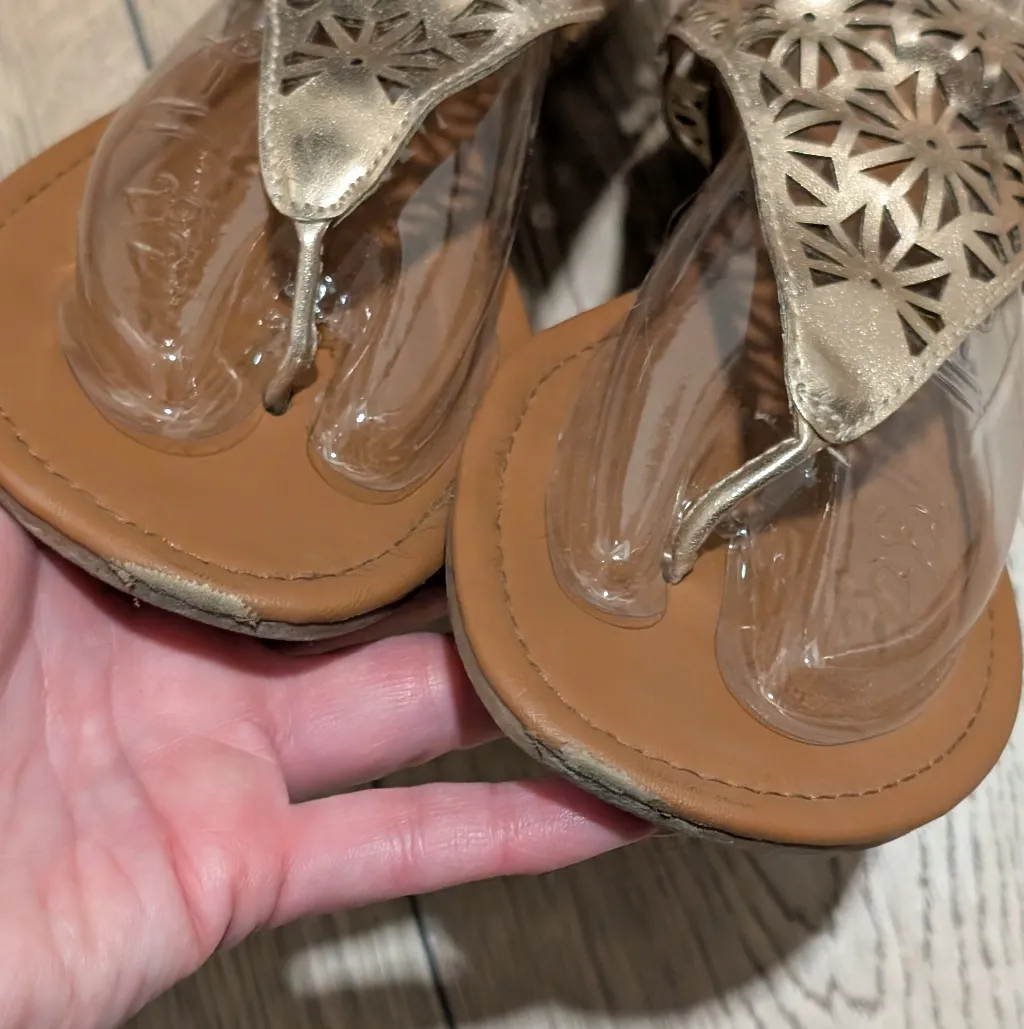 Mixit Metallic Gold Tan Sandals Womens 10‎ Gladiator Faux Leather Thongs - Image 3