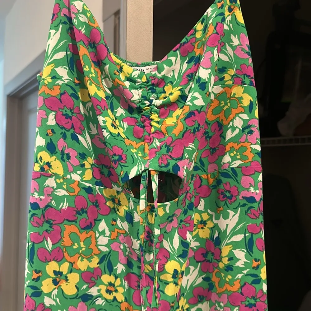 NWOT Zara Midaxi dress size medium - Image 3