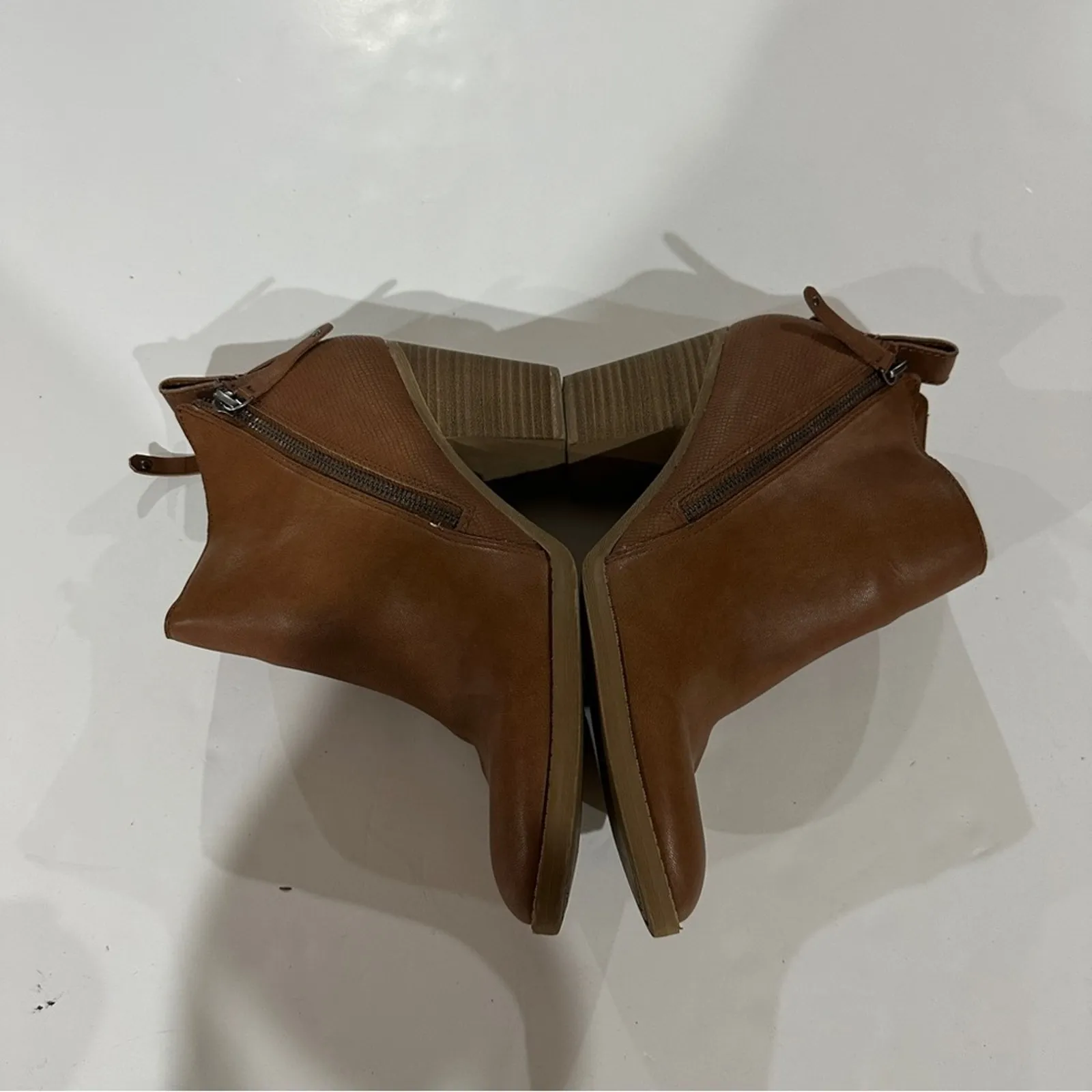 DV Dolce Vita‎ Brown Asymmetrical Zipper Heeled Booties Size 10 - Image 4