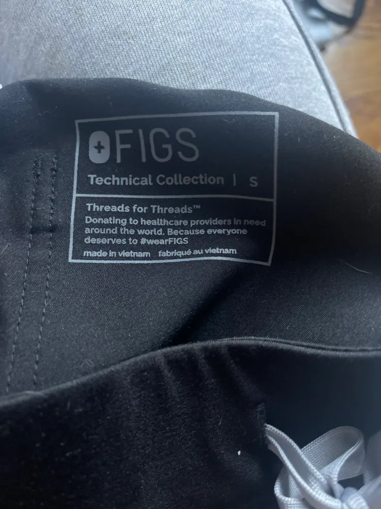 Fig Scrubs - Image 4