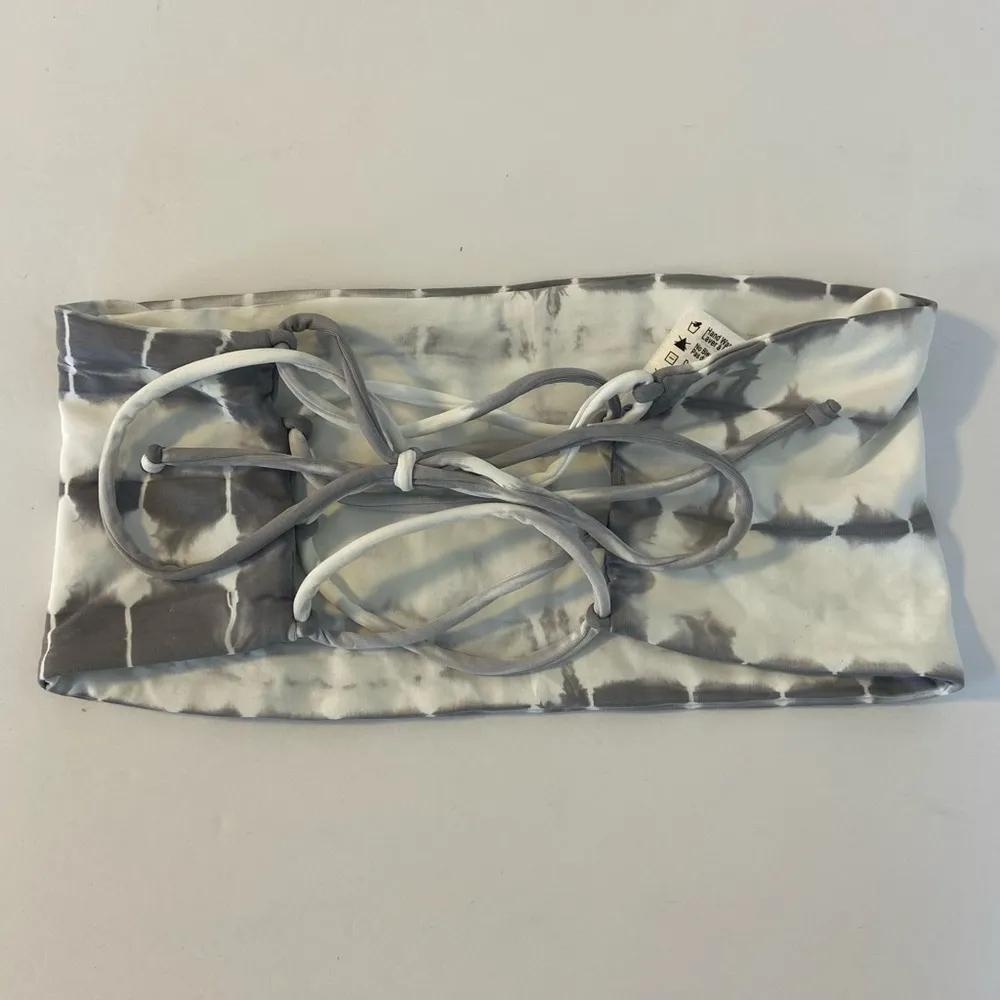 NWOT L*Space Cream & Gray Tie Dye Beach Wave Bandeau Bikini Top - Image 3