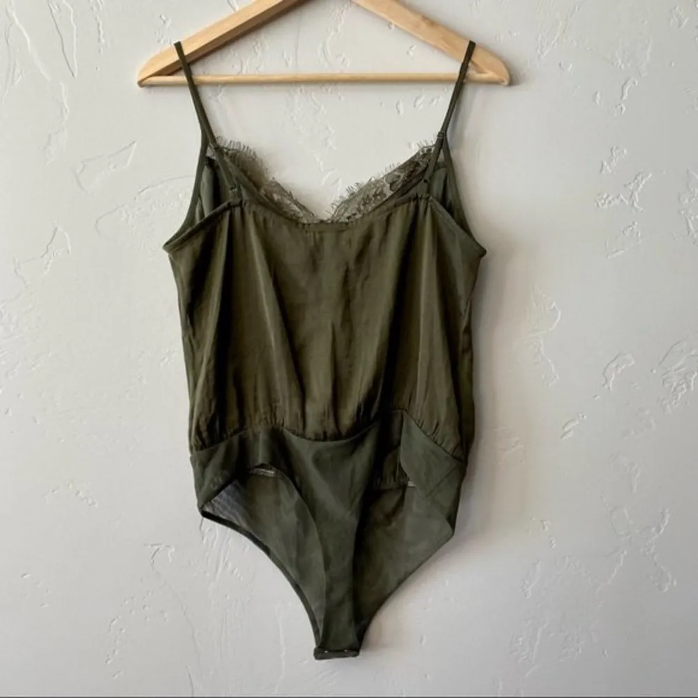 Socialite Women’s Lace Trim Satin Bodysuit Green NWT - Image 5