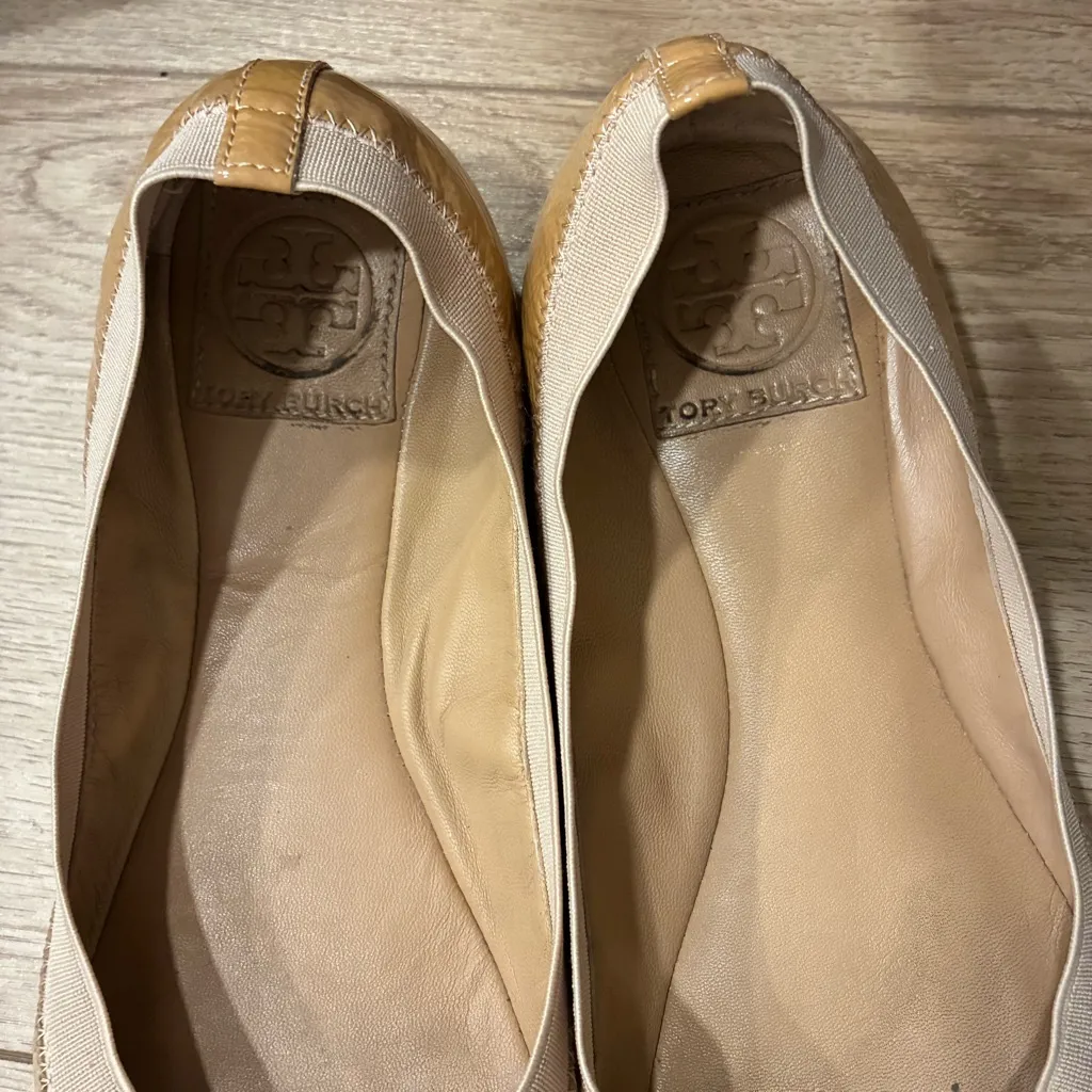 Tory Burch Caroline Nude Tan Parent Leather Ballet Flats Size 7.5 - Image 7