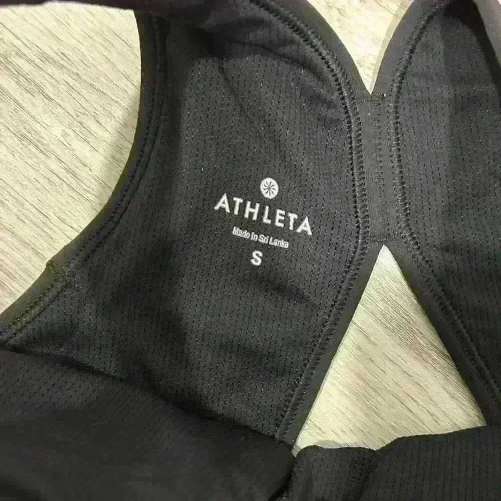 Athleta Sculptek Stealth Black Sports Bra Yoga Gym Athletic Stretch Size S - Image 2