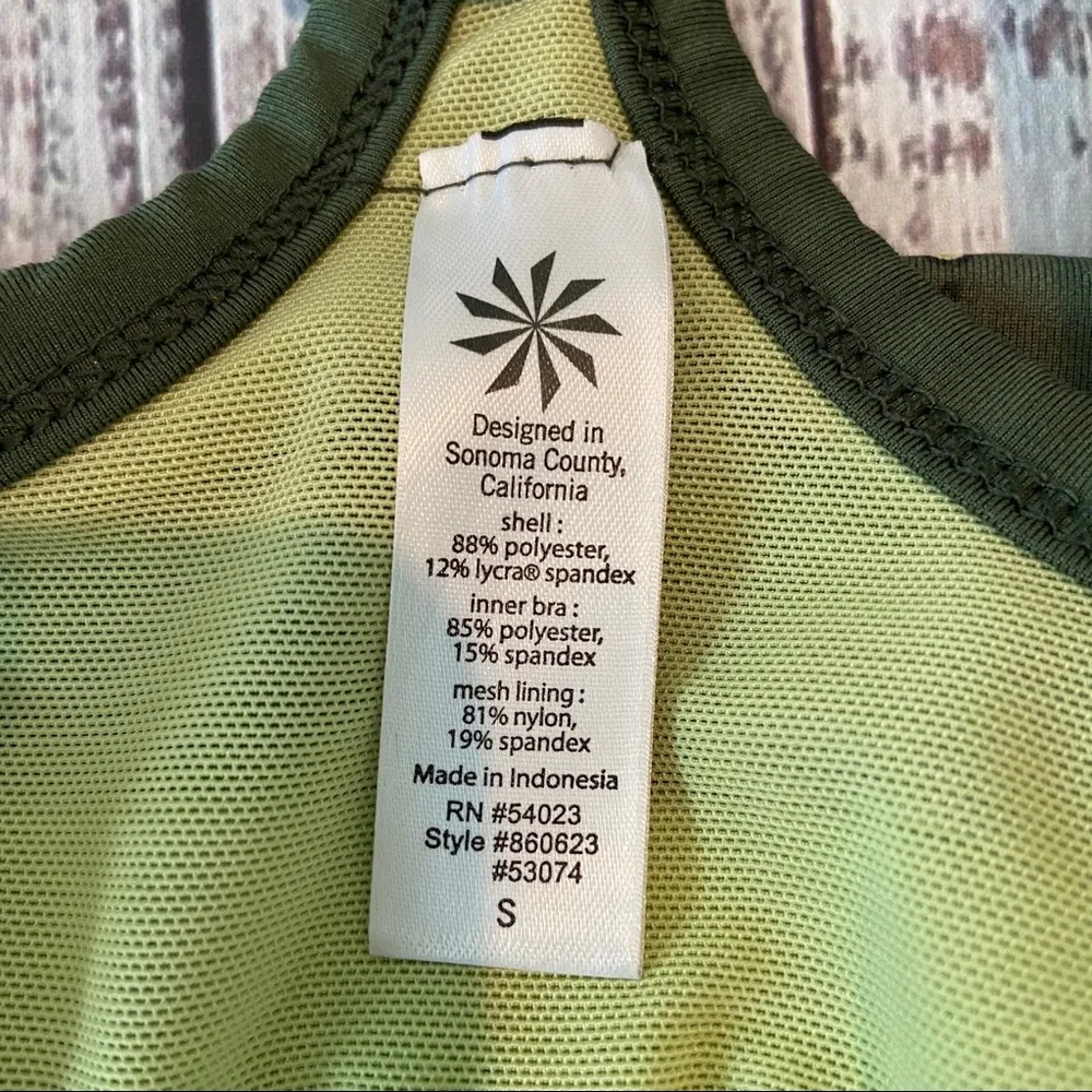 Athleta Green Kaleidoscope Y Back Tank Top.  Size Small. EUC - Image 4
