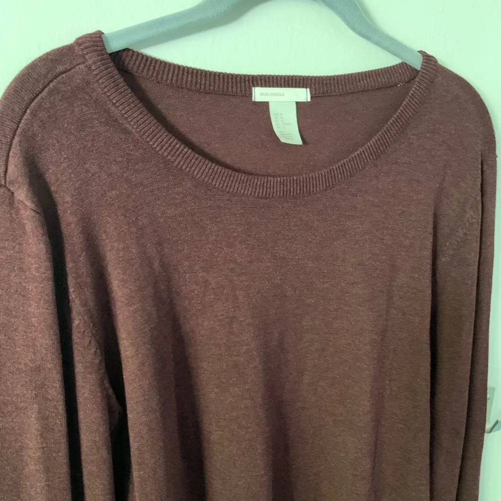 NWOT H&M Burgundy Knit Lightweight Sweater in Size M - Image 5