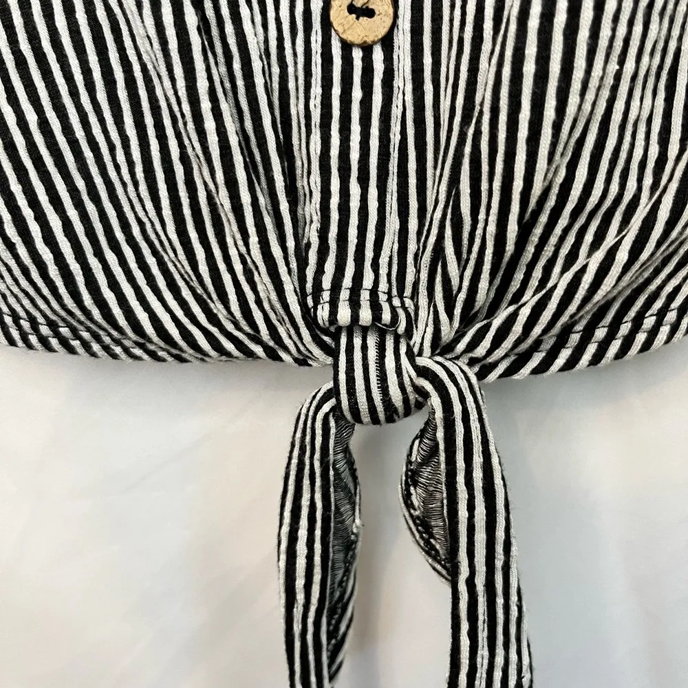 Black and White Button-Down Tank Top Cropped Feminine Striped Minimalist Chic - Image 6