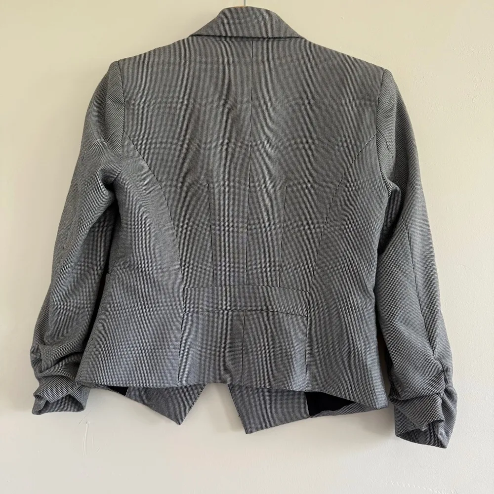 Amanda & Chelsea women’s Black and White Blazer business casual size 4 - Image 7