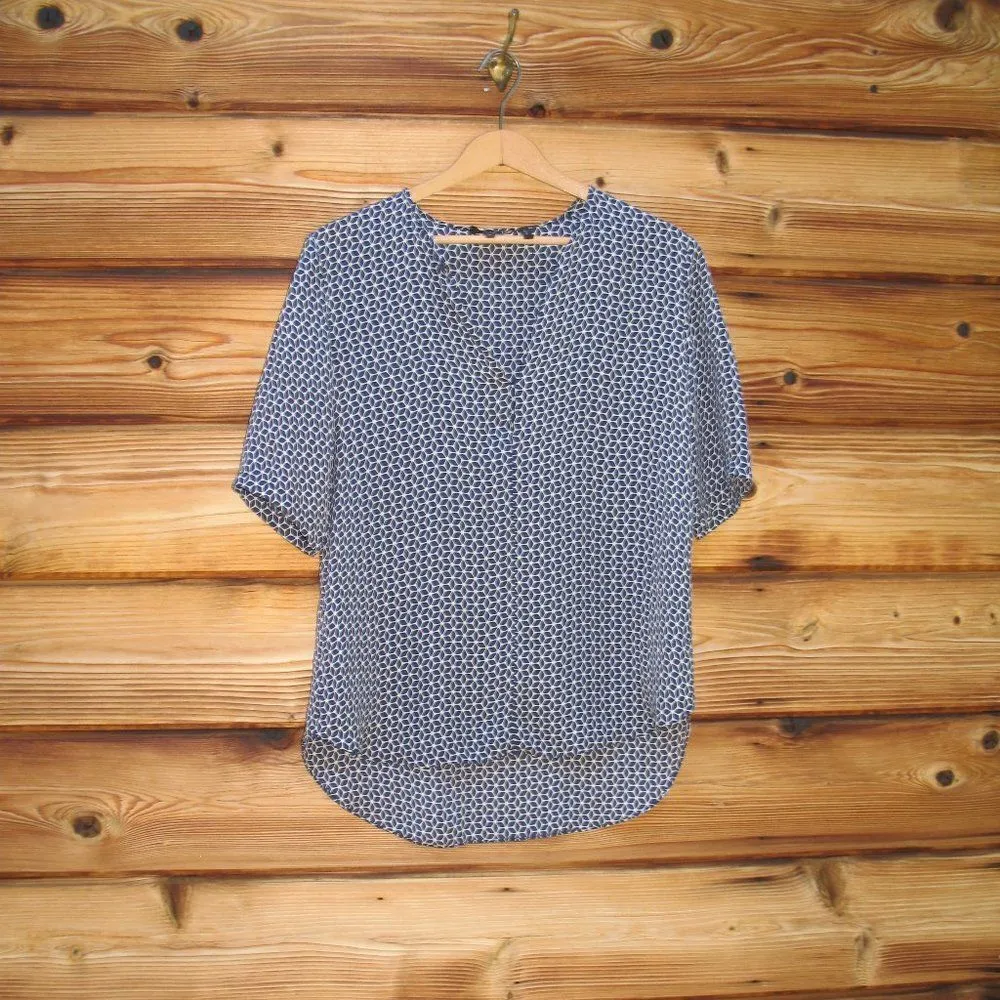 Theory Antazie Tile Geo Print Silk Top - Image 3