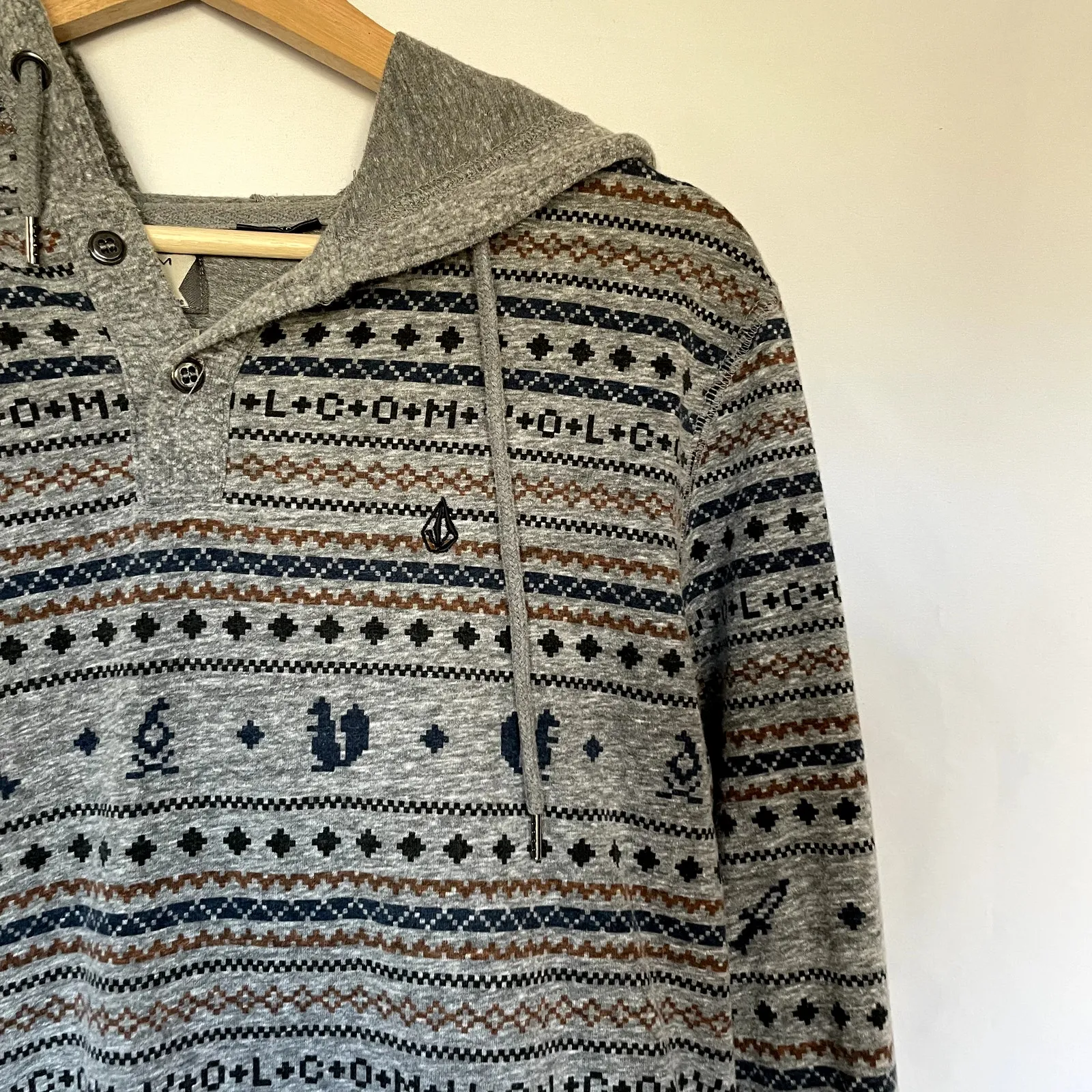 Volcom gray aztec stripe patterned hoodie sweater women's size small petite - Image 2