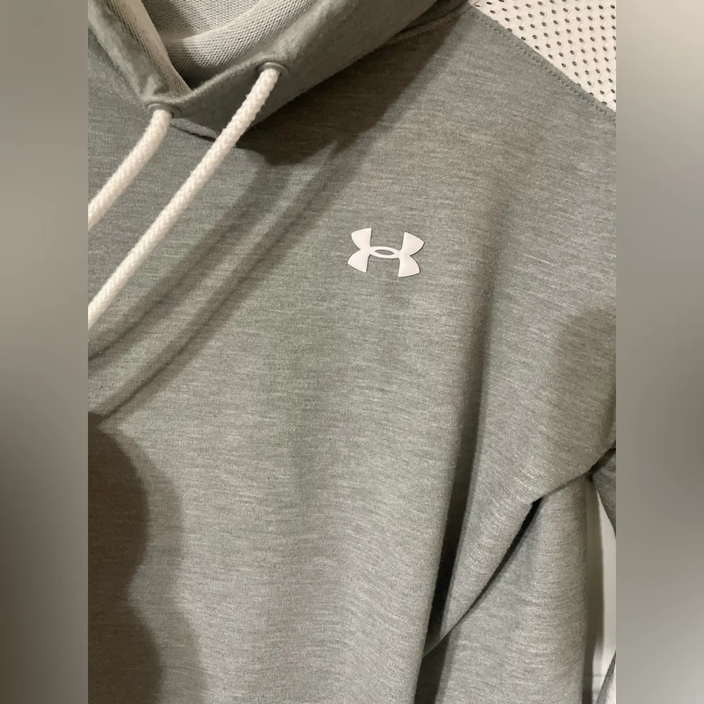 Under Armour Cowl Neck Gray Cropped Hoodie Logo Athletic Athleisure Sporty Small - Image 4