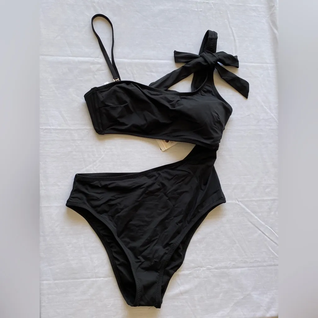 Shade & Shore One Shoulder Bow Cut Out One‎ Piece Black Swimsuit 
Size XL - Image 6