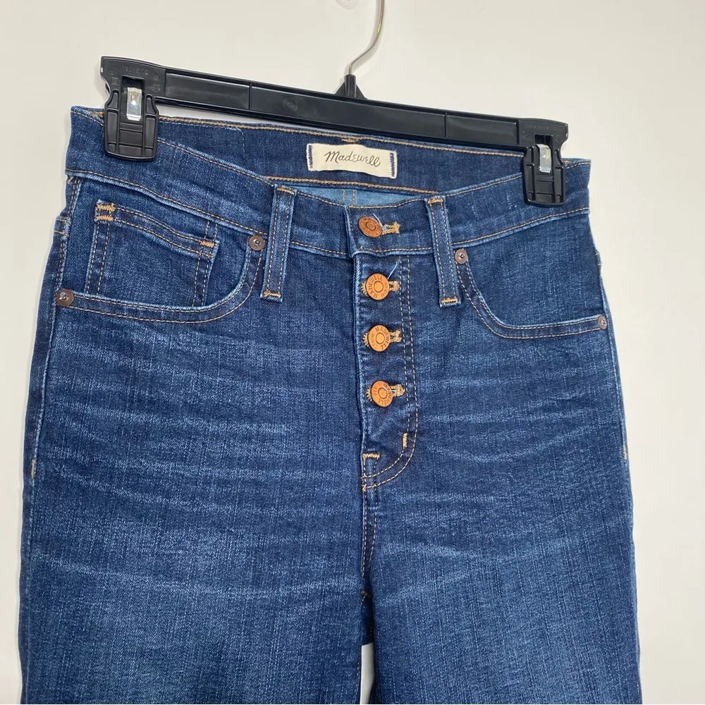 Madewell 9" Mid-Rise Skinny Jeans in Hayes Wash Button-Front Edition - Image 5